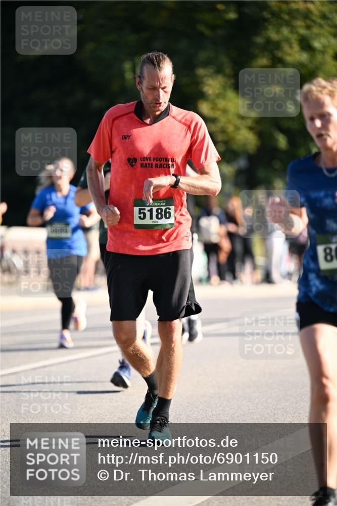 01.09.2024 - BARMER Alsterlauf Dr. Thomas Lammeyer http://msf.ph/oto/6901150 01.09.2024 09:38:32 Laufen 5186, 8 meine-sportfotos.de