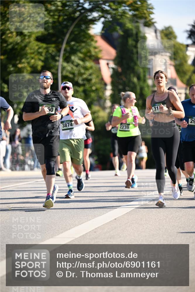 01.09.2024 - BARMER Alsterlauf Dr. Thomas Lammeyer http://msf.ph/oto/6901161 01.09.2024 09:38:33 Laufen 60, 3874, 3874, 2239, 31, 29 meine-sportfotos.de