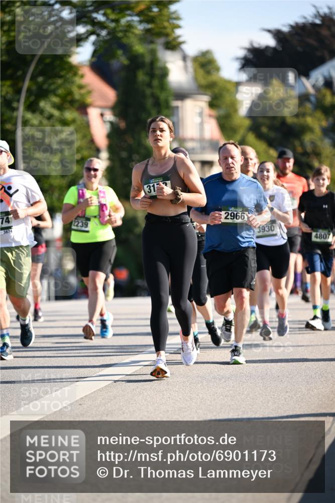 01.09.2024 - BARMER Alsterlauf Dr. Thomas Lammeyer http://msf.ph/oto/6901173 01.09.2024 09:38:34 Laufen 74, 3874, 2239, 31, 2966, 3930, 4807 meine-sportfotos.de
