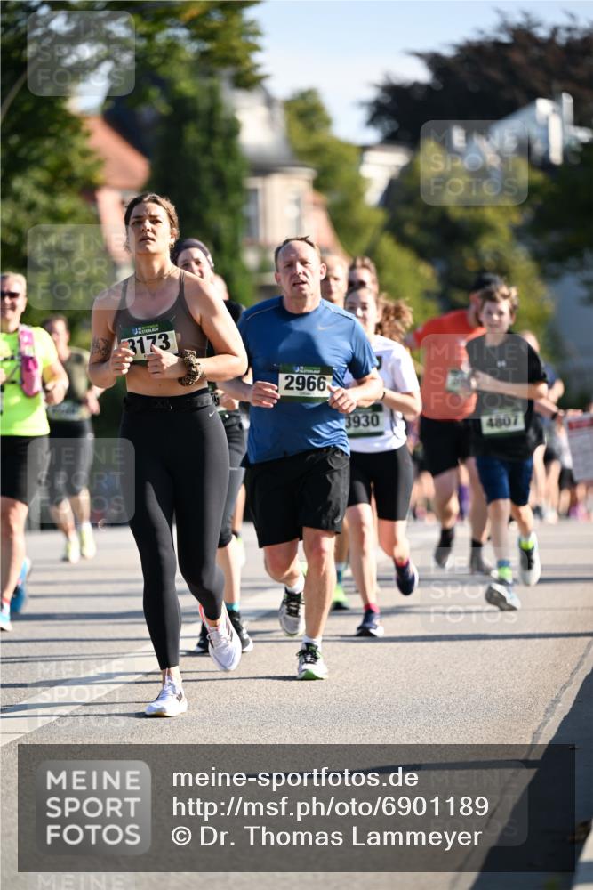 01.09.2024 - BARMER Alsterlauf Dr. Thomas Lammeyer http://msf.ph/oto/6901189 01.09.2024 09:38:34 Laufen 3173, 2966, 3930, 4807 meine-sportfotos.de