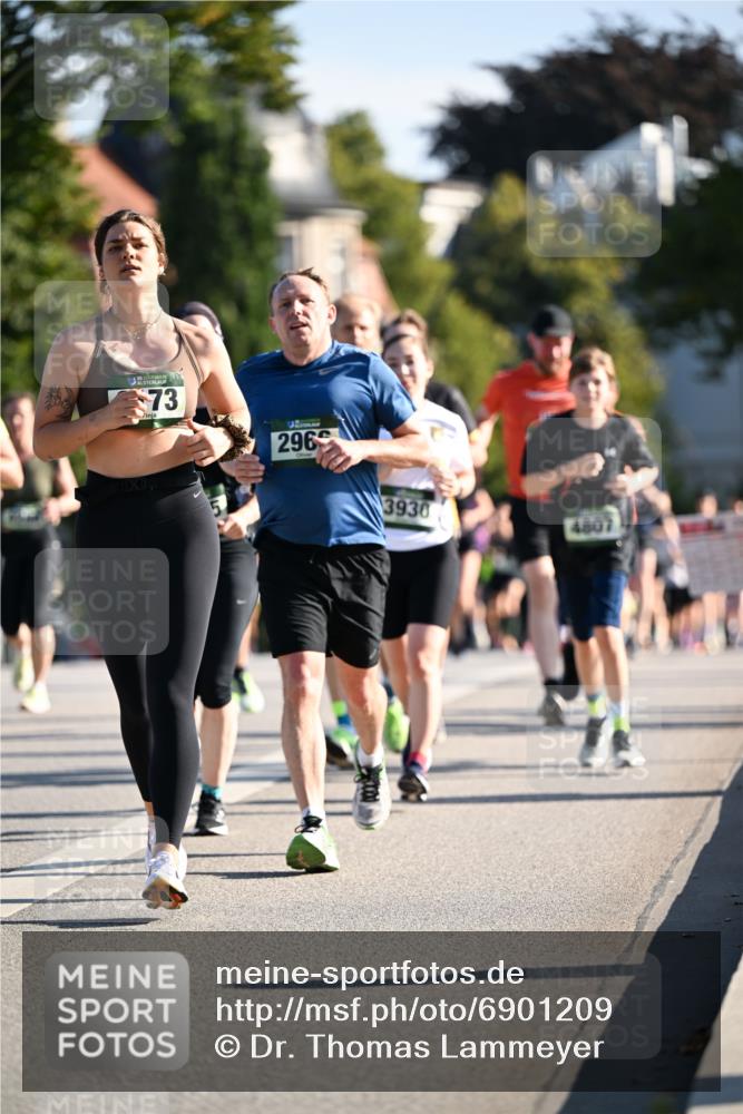 01.09.2024 - BARMER Alsterlauf Dr. Thomas Lammeyer http://msf.ph/oto/6901209 01.09.2024 09:38:35 Laufen 73, 296, 3930, 4807 meine-sportfotos.de