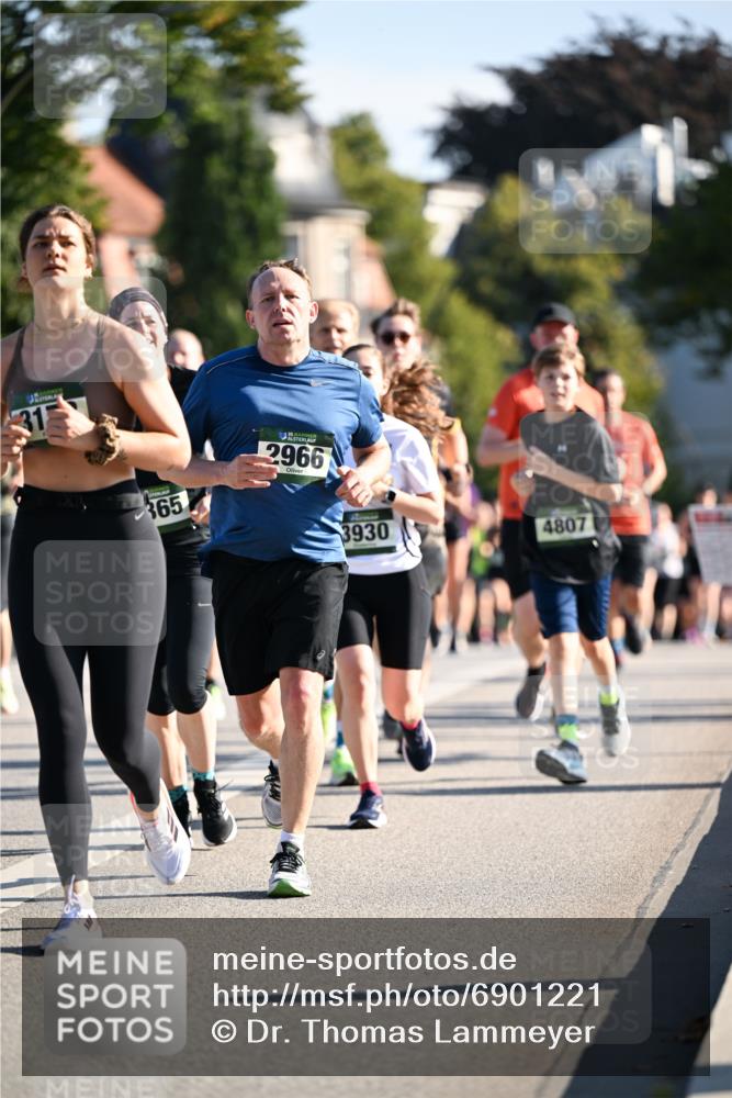 01.09.2024 - BARMER Alsterlauf Dr. Thomas Lammeyer http://msf.ph/oto/6901221 01.09.2024 09:38:35 Laufen 31, 365, 2966, 3930, 4807 meine-sportfotos.de