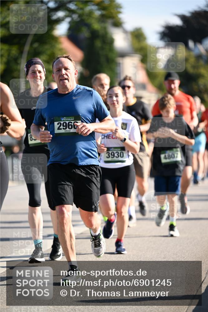 01.09.2024 - BARMER Alsterlauf Dr. Thomas Lammeyer http://msf.ph/oto/6901245 01.09.2024 09:38:36 Laufen 8, 35, 2966, 3930, 4807 meine-sportfotos.de
