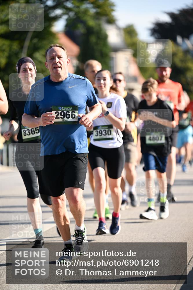01.09.2024 - BARMER Alsterlauf Dr. Thomas Lammeyer http://msf.ph/oto/6901248 01.09.2024 09:38:36 Laufen 8365, 35, 2966, 3930, 4807 meine-sportfotos.de