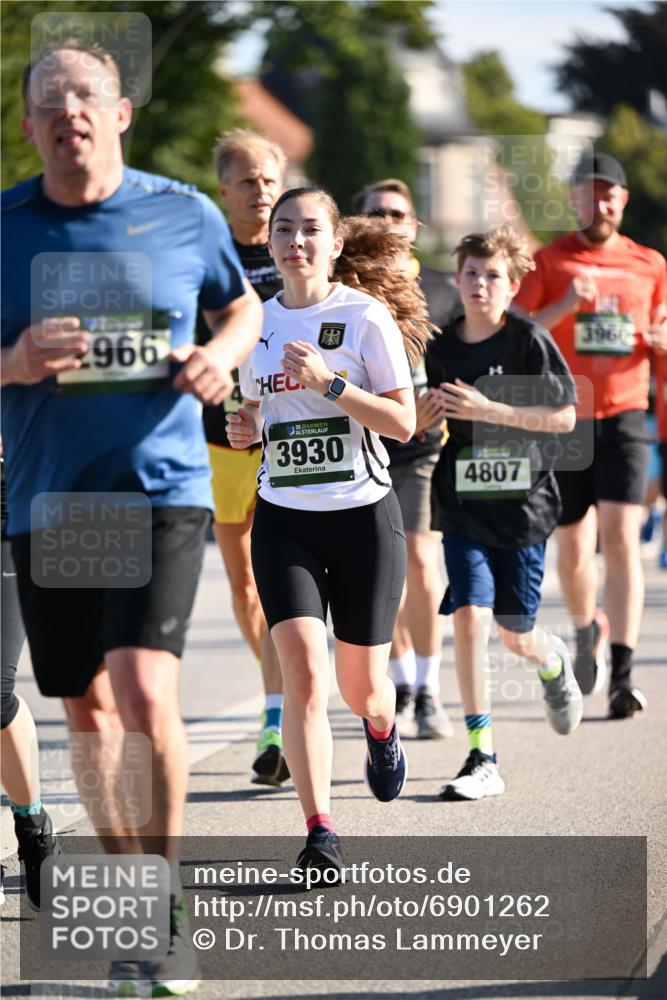 01.09.2024 - BARMER Alsterlauf Dr. Thomas Lammeyer http://msf.ph/oto/6901262 01.09.2024 09:38:37 Laufen 966, 1835, 3930, 4807, 3960 meine-sportfotos.de