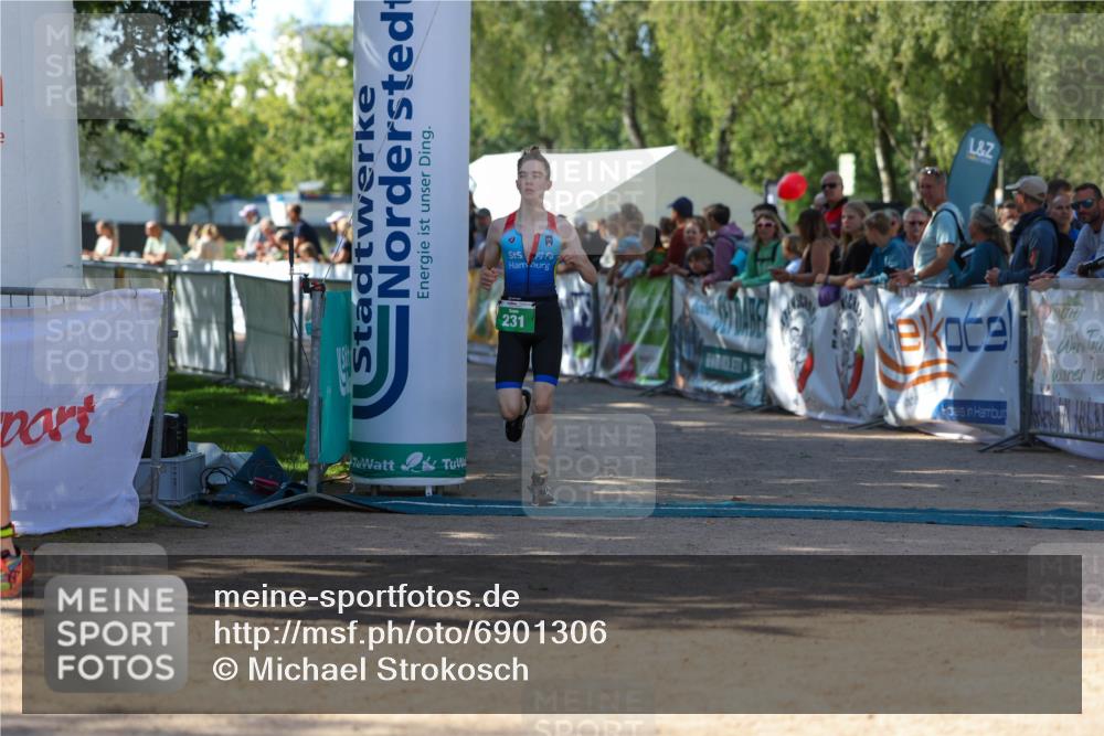 01.09.2024 - 17. Tribühne Triathlon Michael Strokosch http://msf.ph/oto/6901306 01.09.2024 10:59:10 Ziel 231, 274 meine-sportfotos.de