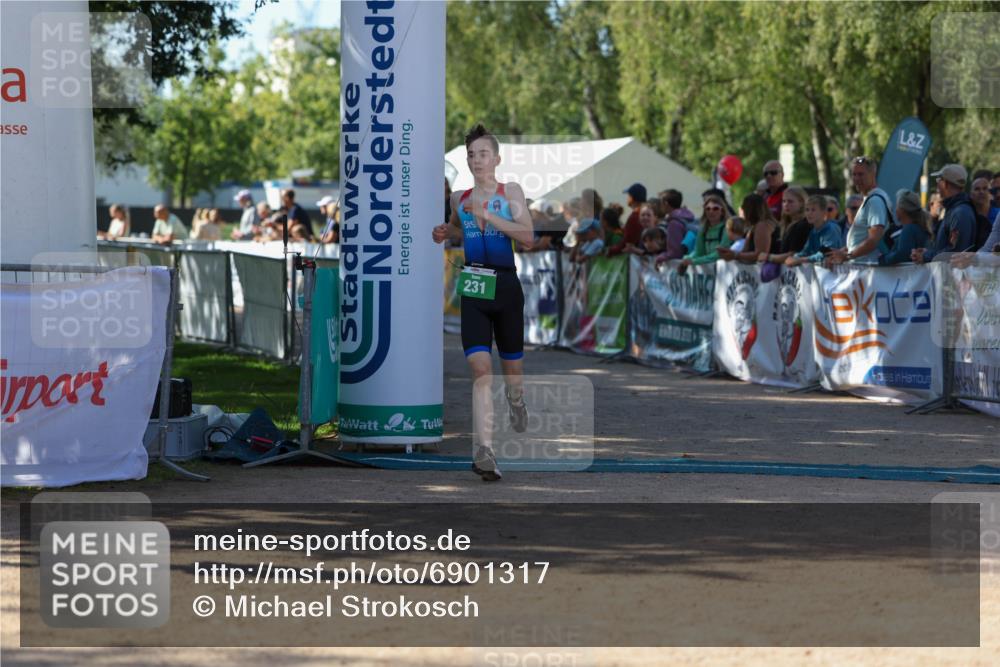 01.09.2024 - 17. Tribühne Triathlon Michael Strokosch http://msf.ph/oto/6901317 01.09.2024 10:59:10 Ziel 231, 274 meine-sportfotos.de