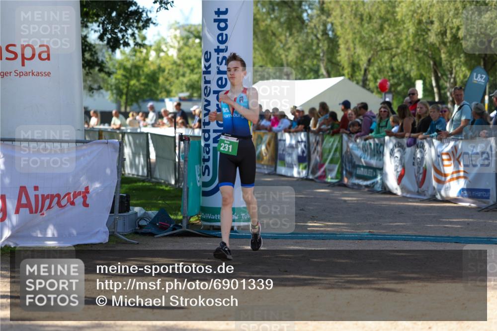 01.09.2024 - 17. Tribühne Triathlon Michael Strokosch http://msf.ph/oto/6901339 01.09.2024 10:59:11 Ziel 231, 274, 304 meine-sportfotos.de
