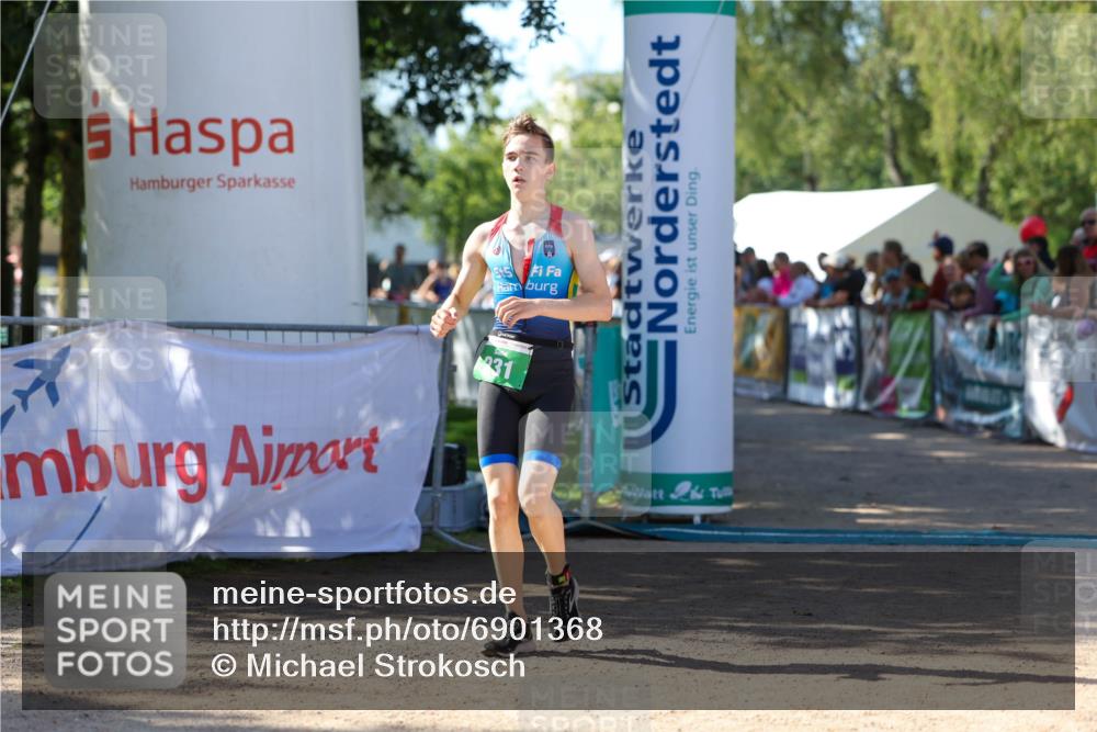 01.09.2024 - 17. Tribühne Triathlon Michael Strokosch http://msf.ph/oto/6901368 01.09.2024 10:59:11 Ziel 231, 274, 304 meine-sportfotos.de