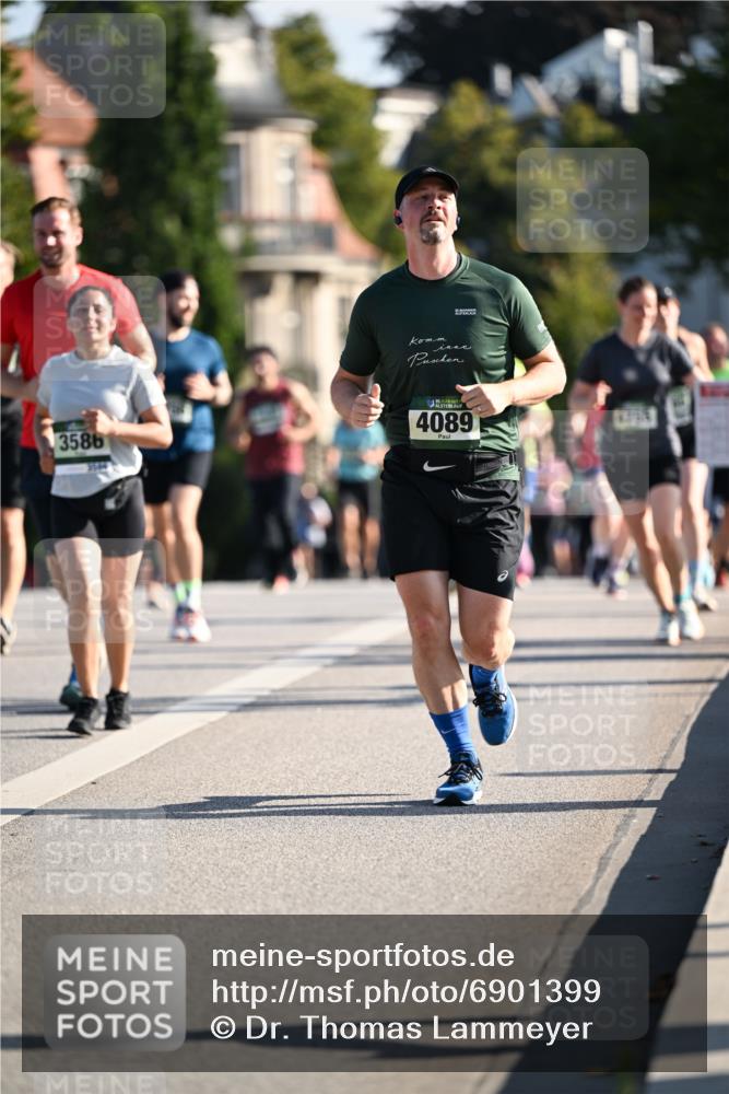 01.09.2024 - BARMER Alsterlauf Dr. Thomas Lammeyer http://msf.ph/oto/6901399 01.09.2024 09:38:45 Laufen 3586, 4089 meine-sportfotos.de
