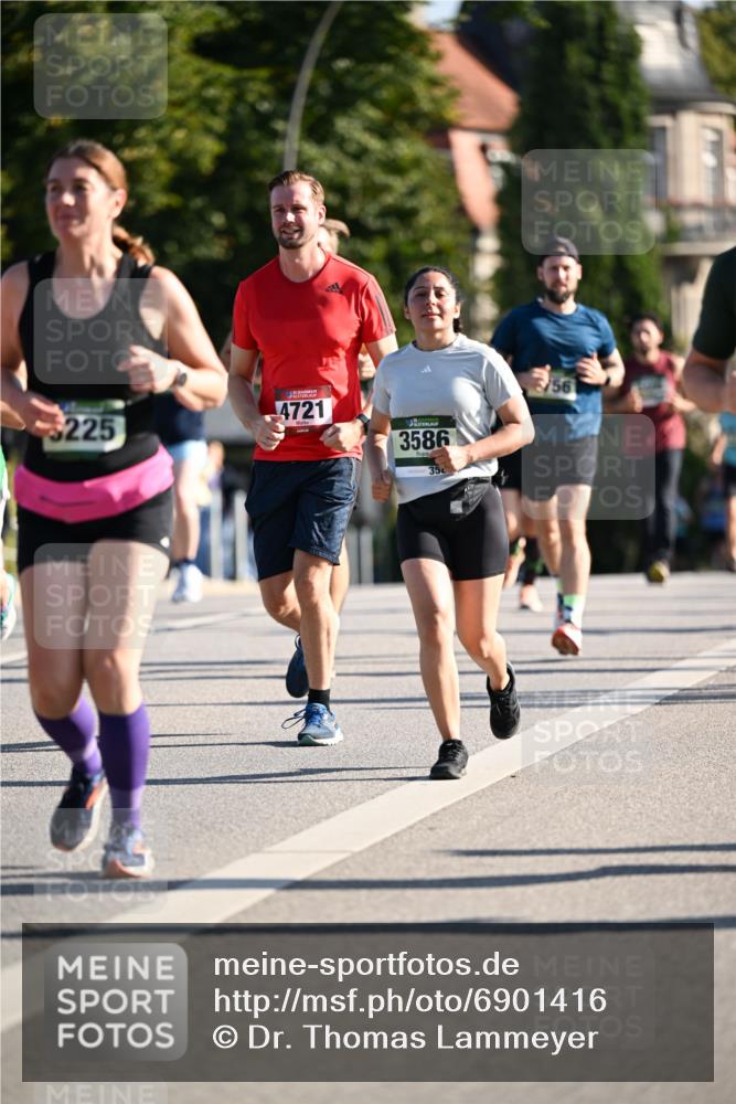 01.09.2024 - BARMER Alsterlauf Dr. Thomas Lammeyer http://msf.ph/oto/6901416 01.09.2024 09:38:46 Laufen 225, 4721, 3586, 35 meine-sportfotos.de