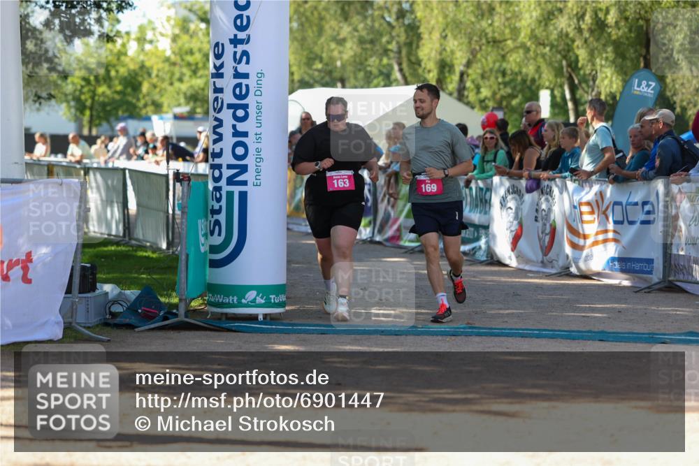 01.09.2024 - 17. Tribühne Triathlon Michael Strokosch http://msf.ph/oto/6901447 01.09.2024 10:59:21 Ziel 163, 169, 304 meine-sportfotos.de