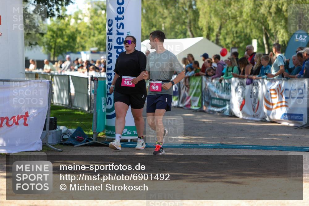 01.09.2024 - 17. Tribühne Triathlon Michael Strokosch http://msf.ph/oto/6901492 01.09.2024 10:59:22 Ziel 163, 169, 304 meine-sportfotos.de