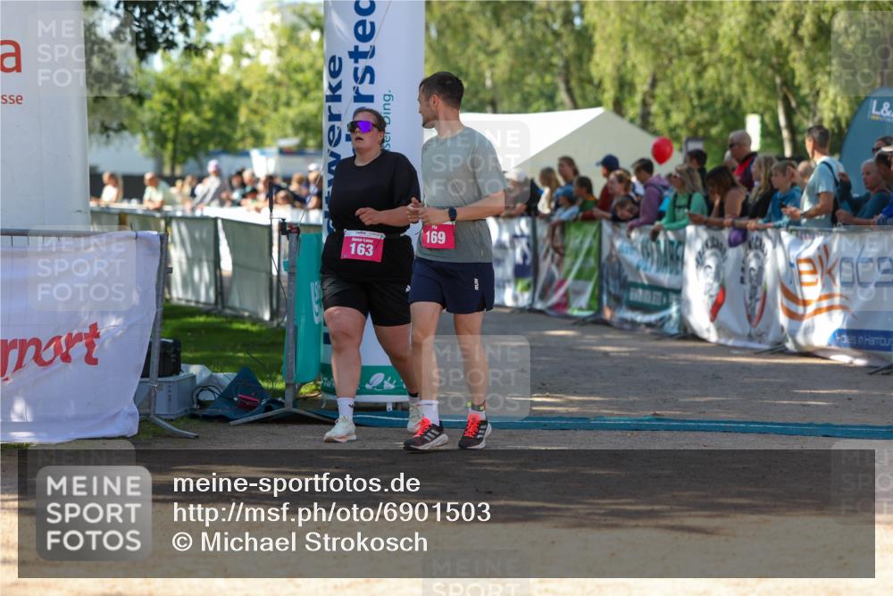 01.09.2024 - 17. Tribühne Triathlon Michael Strokosch http://msf.ph/oto/6901503 01.09.2024 10:59:22 Ziel 163, 169, 304 meine-sportfotos.de