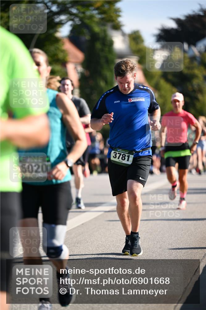 01.09.2024 - BARMER Alsterlauf Dr. Thomas Lammeyer http://msf.ph/oto/6901668 01.09.2024 09:38:56 Laufen 5020, 3781 meine-sportfotos.de
