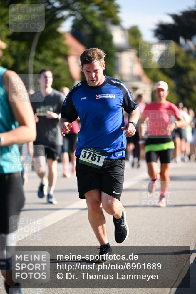 01.09.2024 - BARMER Alsterlauf Dr. Thomas Lammeyer http://msf.ph/oto/6901689 01.09.2024 09:38:57 Laufen 3781 meine-sportfotos.de
