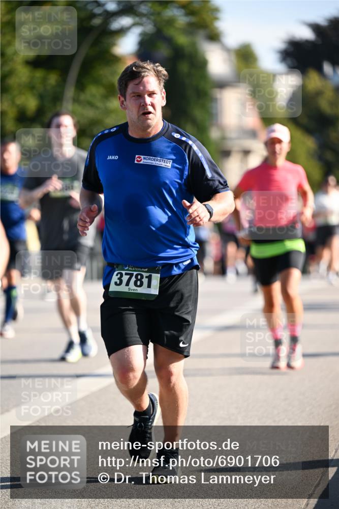 01.09.2024 - BARMER Alsterlauf Dr. Thomas Lammeyer http://msf.ph/oto/6901706 01.09.2024 09:38:57 Laufen 3781, 2 meine-sportfotos.de