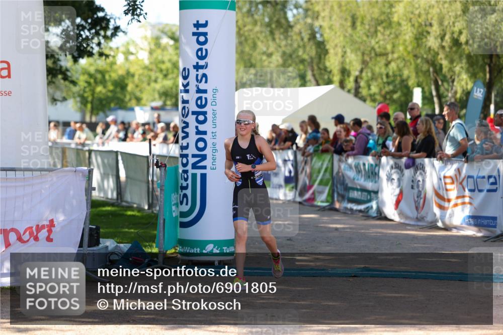 01.09.2024 - 17. Tribühne Triathlon Michael Strokosch http://msf.ph/oto/6901805 01.09.2024 11:00:14 Ziel 296, 302 meine-sportfotos.de