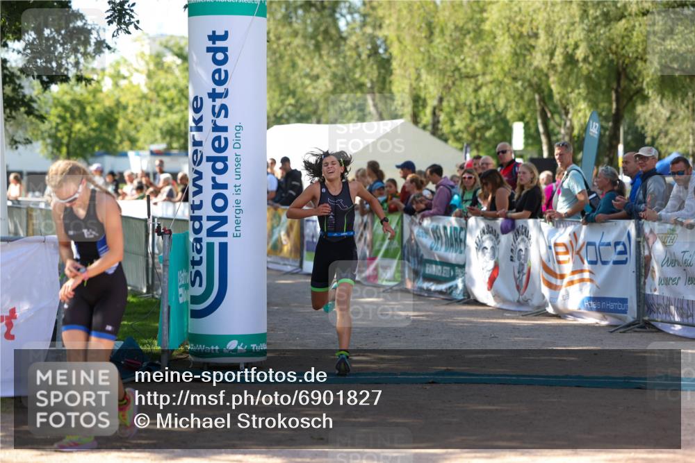 01.09.2024 - 17. Tribühne Triathlon Michael Strokosch http://msf.ph/oto/6901827 01.09.2024 11:00:16 Ziel 296, 302 meine-sportfotos.de