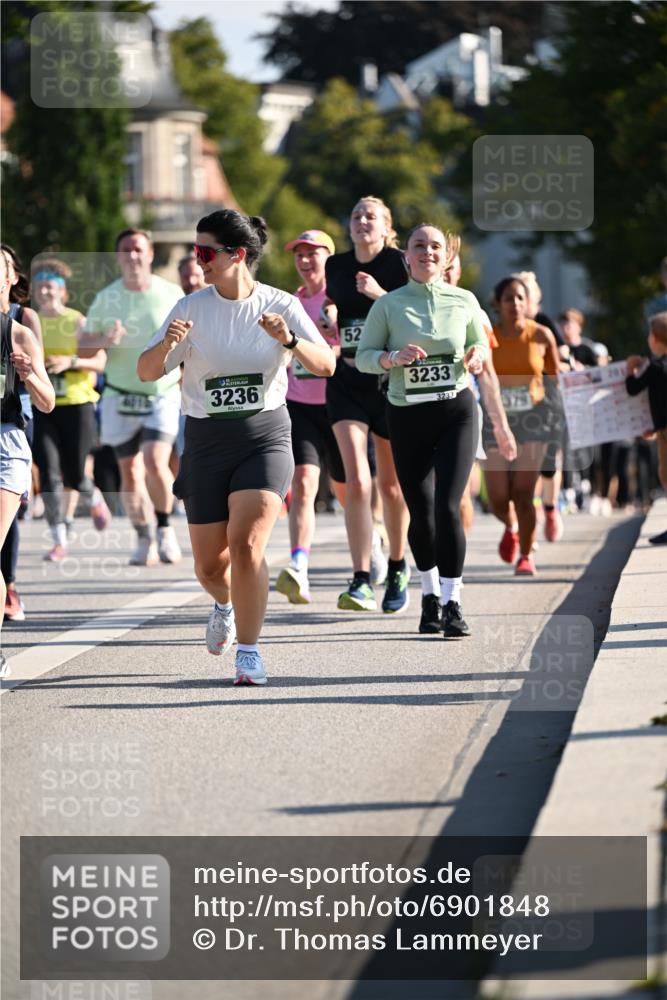 01.09.2024 - BARMER Alsterlauf Dr. Thomas Lammeyer http://msf.ph/oto/6901848 01.09.2024 09:39:04 Laufen 3236, 52, 3233, 3233 meine-sportfotos.de