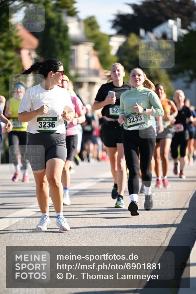 01.09.2024 - BARMER Alsterlauf Dr. Thomas Lammeyer http://msf.ph/oto/6901881 01.09.2024 09:39:05 Laufen 3236, 521, 3233, 3233 meine-sportfotos.de