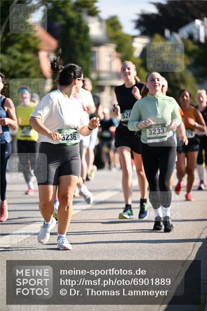 01.09.2024 - BARMER Alsterlauf Dr. Thomas Lammeyer http://msf.ph/oto/6901889 01.09.2024 09:39:05 Laufen 3236, 528, 3233, 3233 meine-sportfotos.de