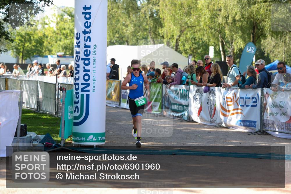 01.09.2024 - 17. Tribühne Triathlon Michael Strokosch http://msf.ph/oto/6901960 01.09.2024 11:00:31 Ziel 293, 299 meine-sportfotos.de