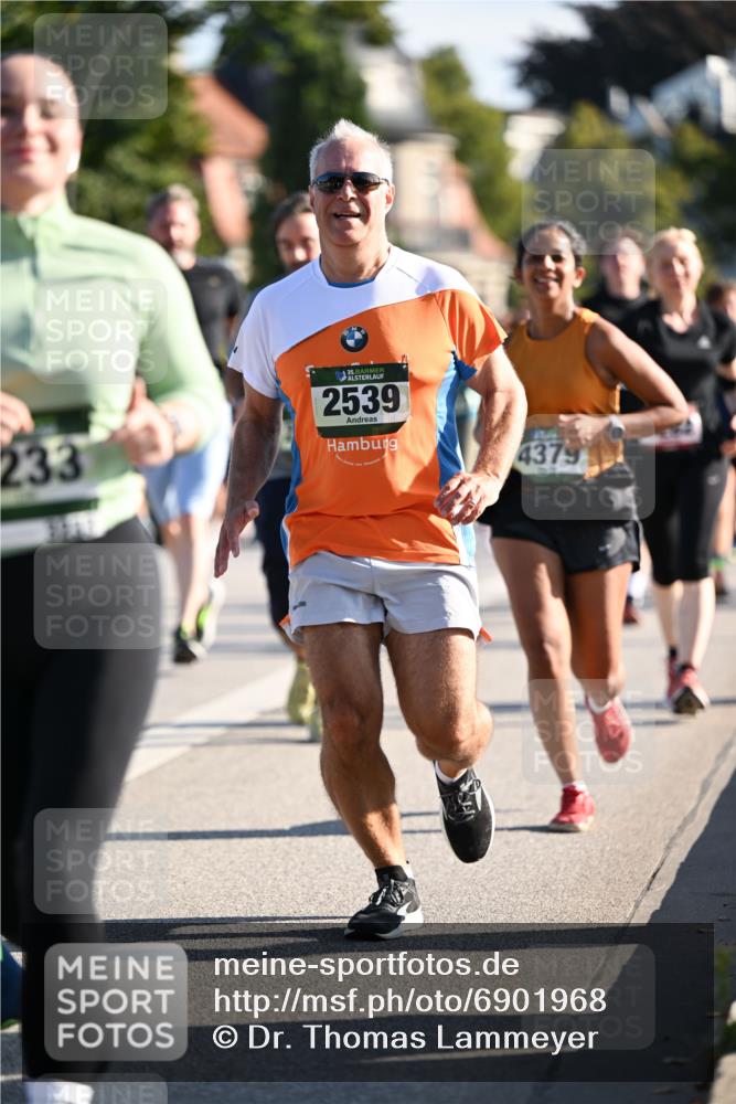 01.09.2024 - BARMER Alsterlauf Dr. Thomas Lammeyer http://msf.ph/oto/6901968 01.09.2024 09:39:08 Laufen 233, 135, 2539, 4379 meine-sportfotos.de