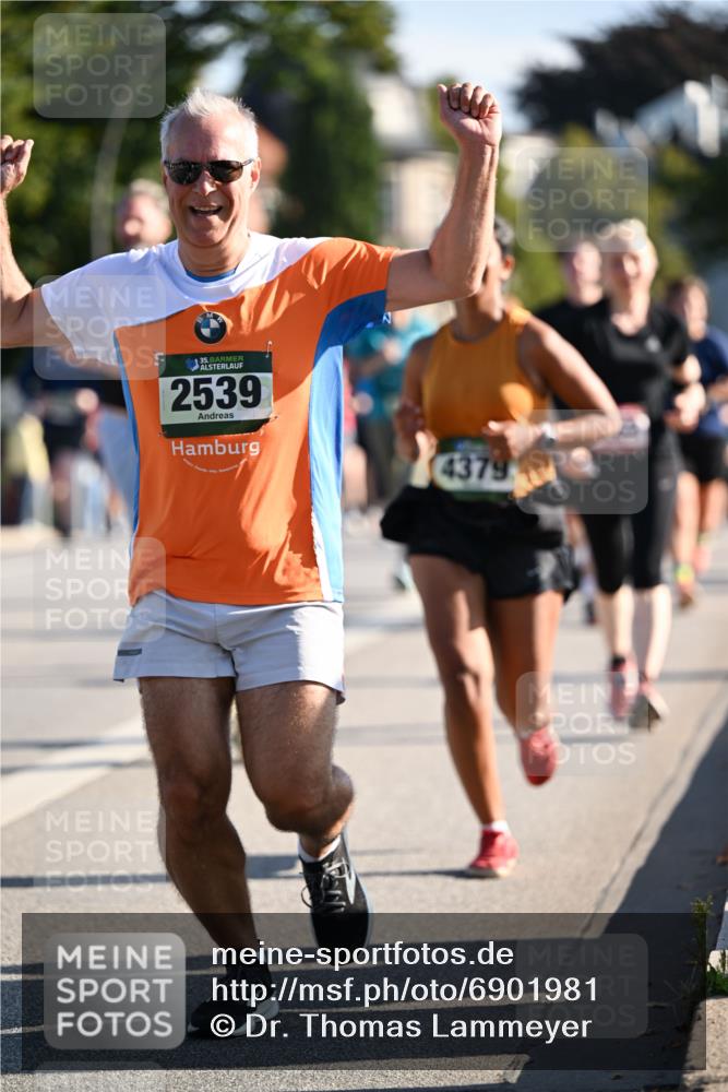 01.09.2024 - BARMER Alsterlauf Dr. Thomas Lammeyer http://msf.ph/oto/6901981 01.09.2024 09:39:09 Laufen 35, 2539, 4379 meine-sportfotos.de