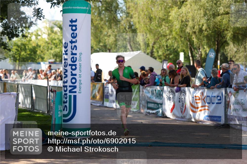 01.09.2024 - 17. Tribühne Triathlon Michael Strokosch http://msf.ph/oto/6902015 01.09.2024 11:00:41 Ziel 181, 270 meine-sportfotos.de