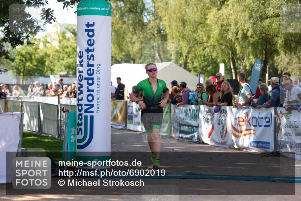 01.09.2024 - 17. Tribühne Triathlon Michael Strokosch http://msf.ph/oto/6902019 01.09.2024 11:00:41 Ziel 181, 270 meine-sportfotos.de