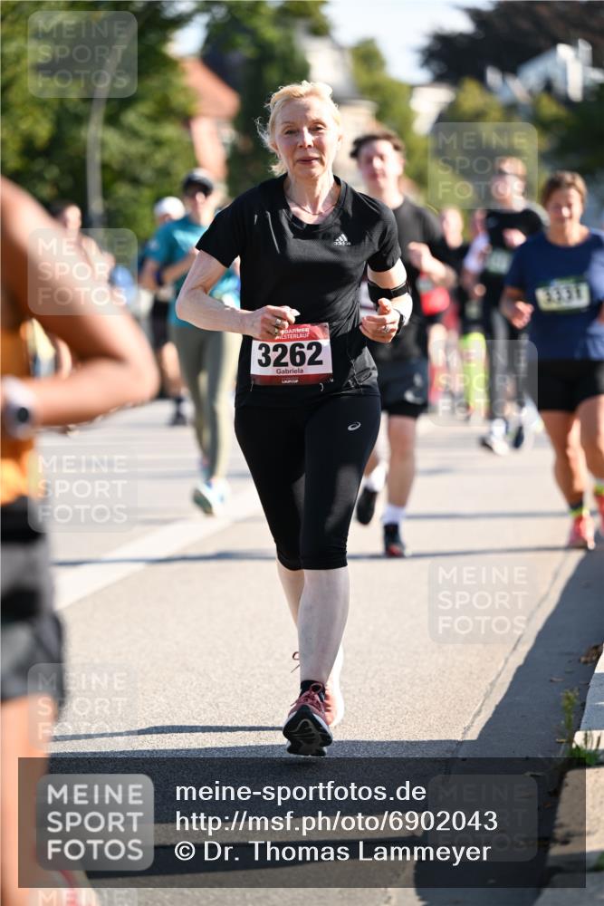 01.09.2024 - BARMER Alsterlauf Dr. Thomas Lammeyer http://msf.ph/oto/6902043 01.09.2024 09:39:11 Laufen 3262, 3331 meine-sportfotos.de