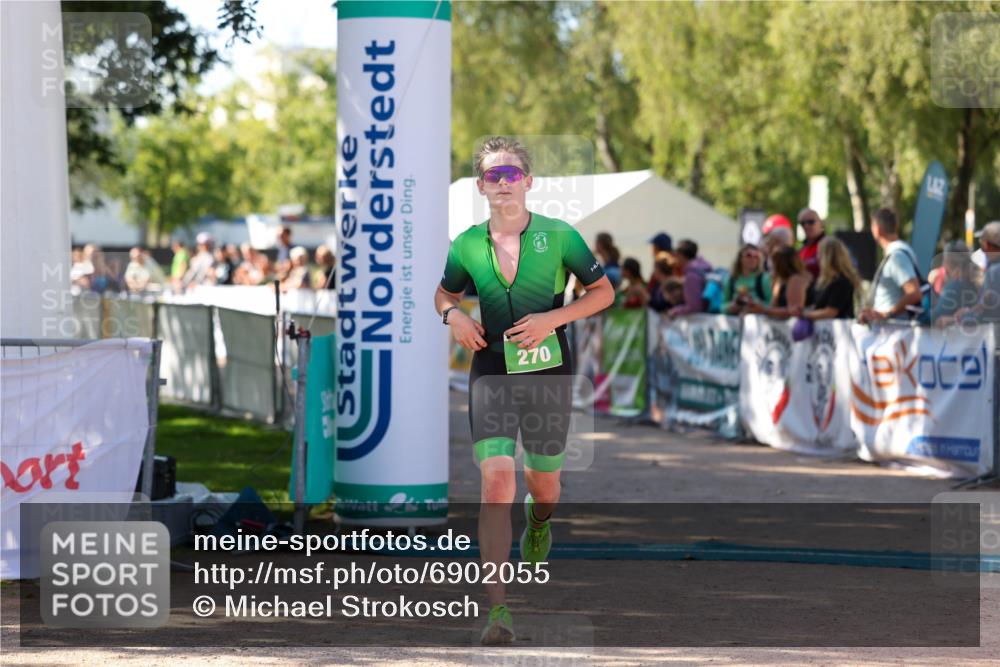 01.09.2024 - 17. Tribühne Triathlon Michael Strokosch http://msf.ph/oto/6902055 01.09.2024 11:00:42 Ziel 181, 270 meine-sportfotos.de