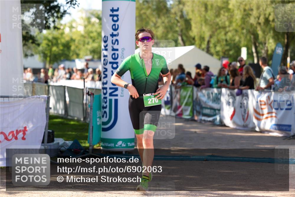 01.09.2024 - 17. Tribühne Triathlon Michael Strokosch http://msf.ph/oto/6902063 01.09.2024 11:00:43 Ziel 181, 270 meine-sportfotos.de