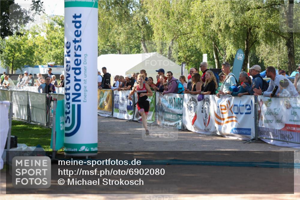 01.09.2024 - 17. Tribühne Triathlon Michael Strokosch http://msf.ph/oto/6902080 01.09.2024 11:00:46 Ziel 181, 270, 1066 meine-sportfotos.de