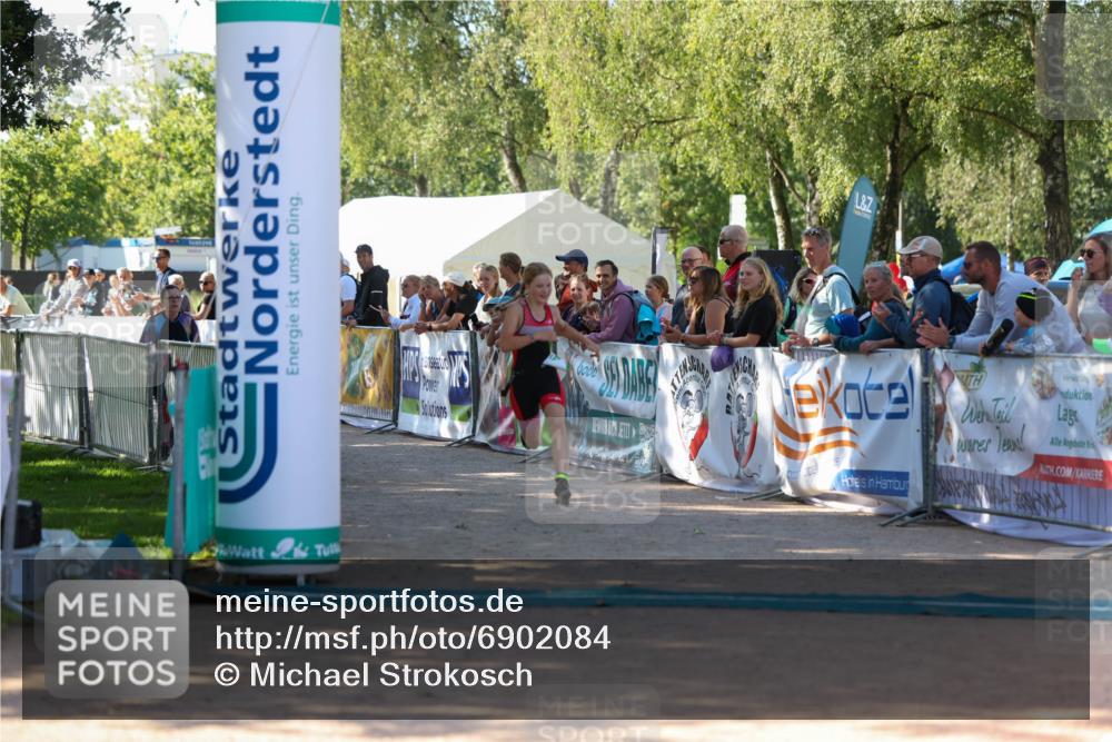 01.09.2024 - 17. Tribühne Triathlon Michael Strokosch http://msf.ph/oto/6902084 01.09.2024 11:00:46 Ziel 181, 270, 1066 meine-sportfotos.de