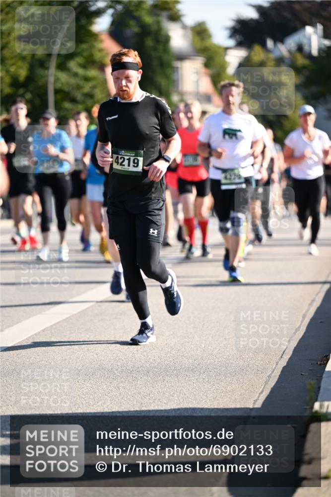 01.09.2024 - BARMER Alsterlauf Dr. Thomas Lammeyer http://msf.ph/oto/6902133 01.09.2024 09:39:15 Laufen 4219, 1 meine-sportfotos.de