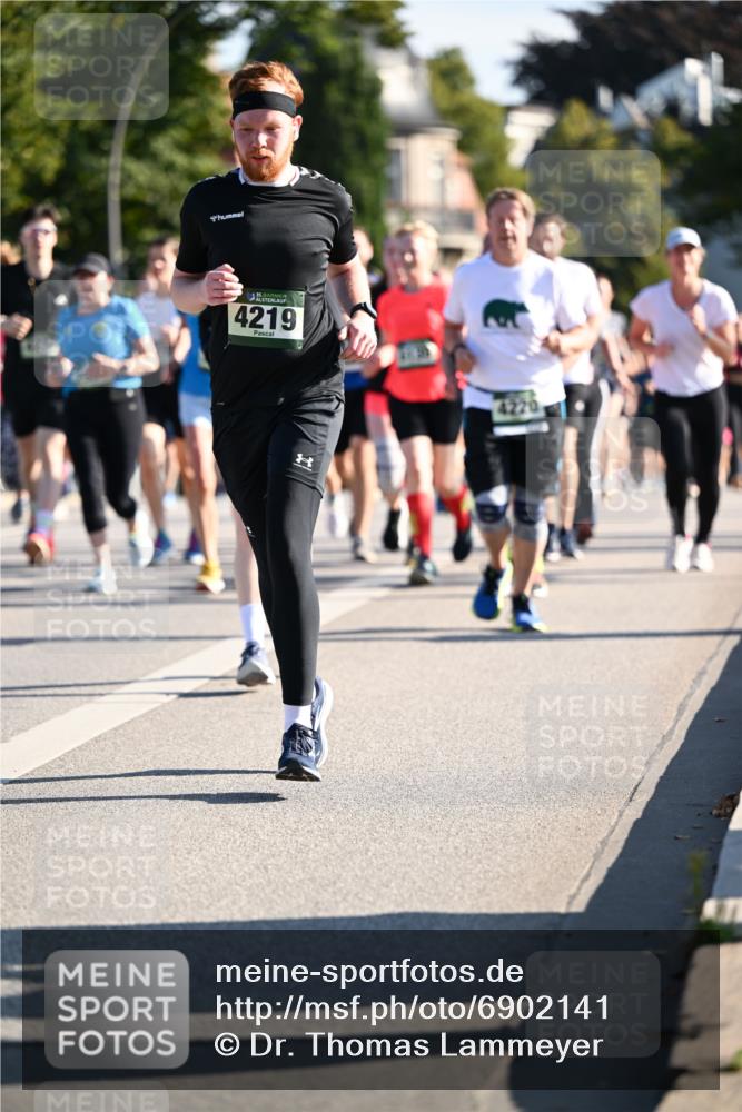 01.09.2024 - BARMER Alsterlauf Dr. Thomas Lammeyer http://msf.ph/oto/6902141 01.09.2024 09:39:15 Laufen 4219 meine-sportfotos.de