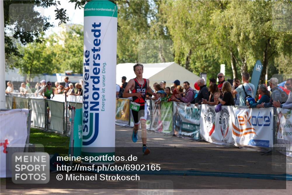 01.09.2024 - 17. Tribühne Triathlon Michael Strokosch http://msf.ph/oto/6902165 01.09.2024 11:01:09 Ziel 286, 297 meine-sportfotos.de