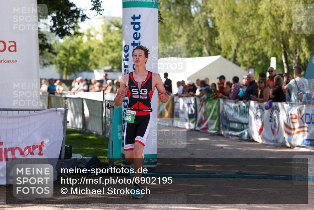01.09.2024 - 17. Tribühne Triathlon Michael Strokosch http://msf.ph/oto/6902195 01.09.2024 11:01:11 Ziel 232, 286, 297 meine-sportfotos.de