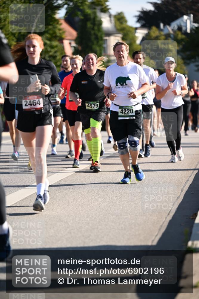 01.09.2024 - BARMER Alsterlauf Dr. Thomas Lammeyer http://msf.ph/oto/6902196 01.09.2024 09:39:16 Laufen 2464, 4579, 4220, 4220 meine-sportfotos.de