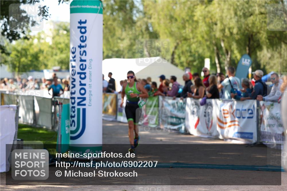 01.09.2024 - 17. Tribühne Triathlon Michael Strokosch http://msf.ph/oto/6902207 01.09.2024 11:01:13 Ziel 232, 286, 297 meine-sportfotos.de