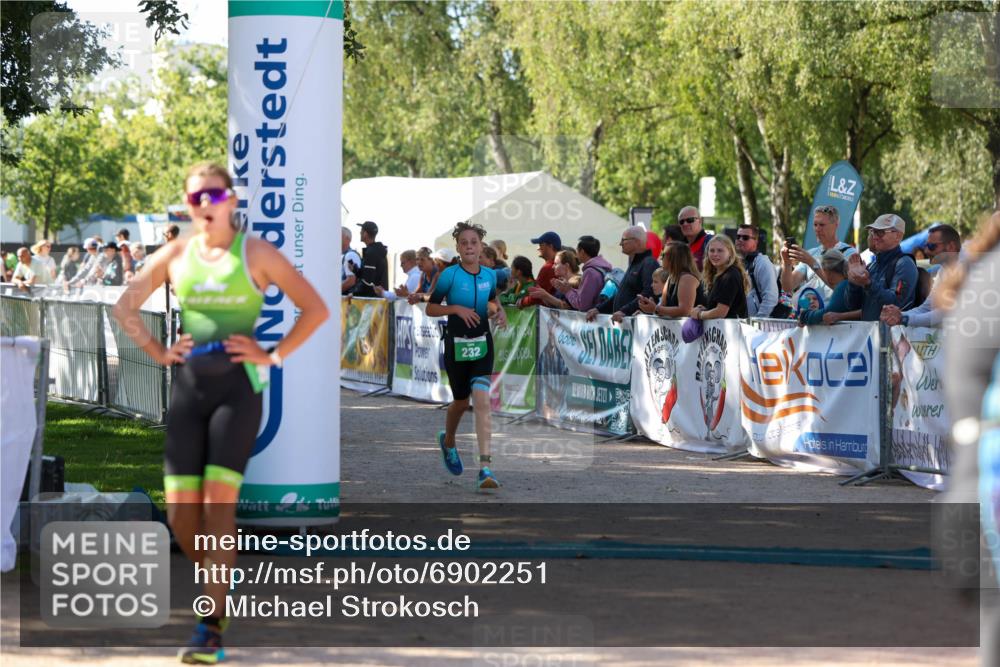 01.09.2024 - 17. Tribühne Triathlon Michael Strokosch http://msf.ph/oto/6902251 01.09.2024 11:01:16 Ziel 232, 277, 297 meine-sportfotos.de