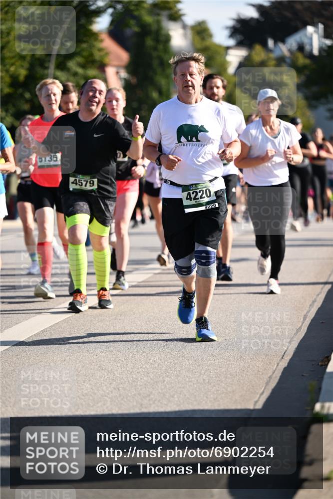 01.09.2024 - BARMER Alsterlauf Dr. Thomas Lammeyer http://msf.ph/oto/6902254 01.09.2024 09:39:17 Laufen 15135, 4579, 4220, 4220 meine-sportfotos.de