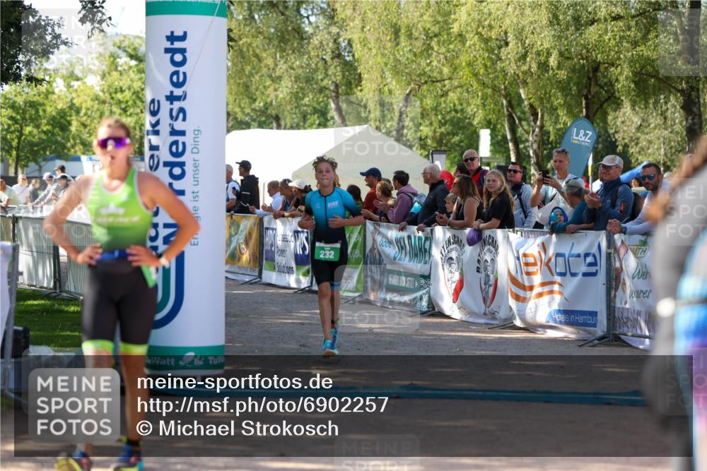 01.09.2024 - 17. Tribühne Triathlon Michael Strokosch http://msf.ph/oto/6902257 01.09.2024 11:01:17 Ziel 232, 277, 297 meine-sportfotos.de