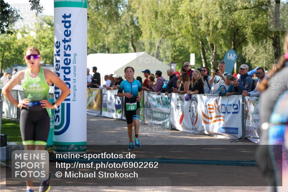 01.09.2024 - 17. Tribühne Triathlon Michael Strokosch http://msf.ph/oto/6902262 01.09.2024 11:01:17 Ziel 232, 277, 297 meine-sportfotos.de