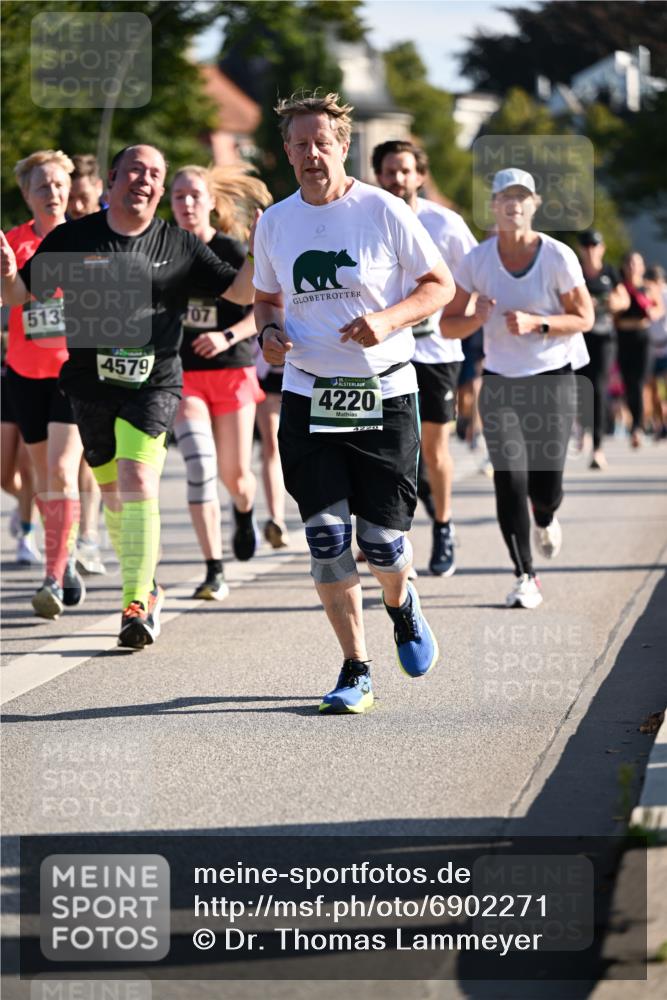 01.09.2024 - BARMER Alsterlauf Dr. Thomas Lammeyer http://msf.ph/oto/6902271 01.09.2024 09:39:17 Laufen 513, 4579, 707, 4220, 4220 meine-sportfotos.de
