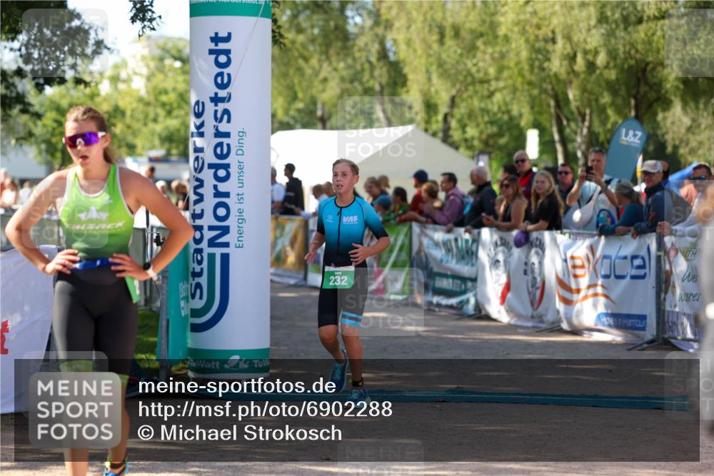 01.09.2024 - 17. Tribühne Triathlon Michael Strokosch http://msf.ph/oto/6902288 01.09.2024 11:01:18 Ziel 232, 277, 297 meine-sportfotos.de