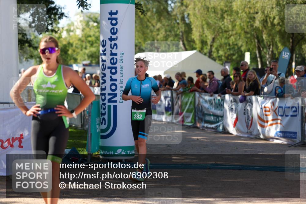 01.09.2024 - 17. Tribühne Triathlon Michael Strokosch http://msf.ph/oto/6902308 01.09.2024 11:01:19 Ziel 232, 277 meine-sportfotos.de