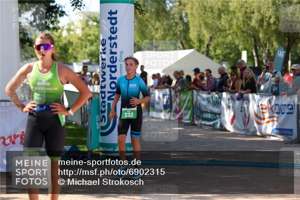 01.09.2024 - 17. Tribühne Triathlon Michael Strokosch http://msf.ph/oto/6902315 01.09.2024 11:01:19 Ziel 232, 277 meine-sportfotos.de